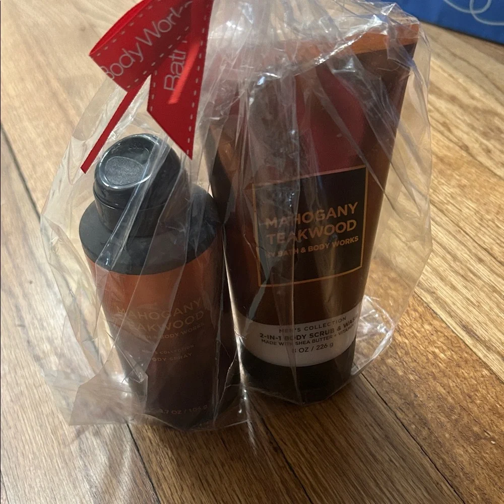 Bath & Body Works Mahogany Teakwood Duo Scrub & Wash and Body Spray Gift NWT